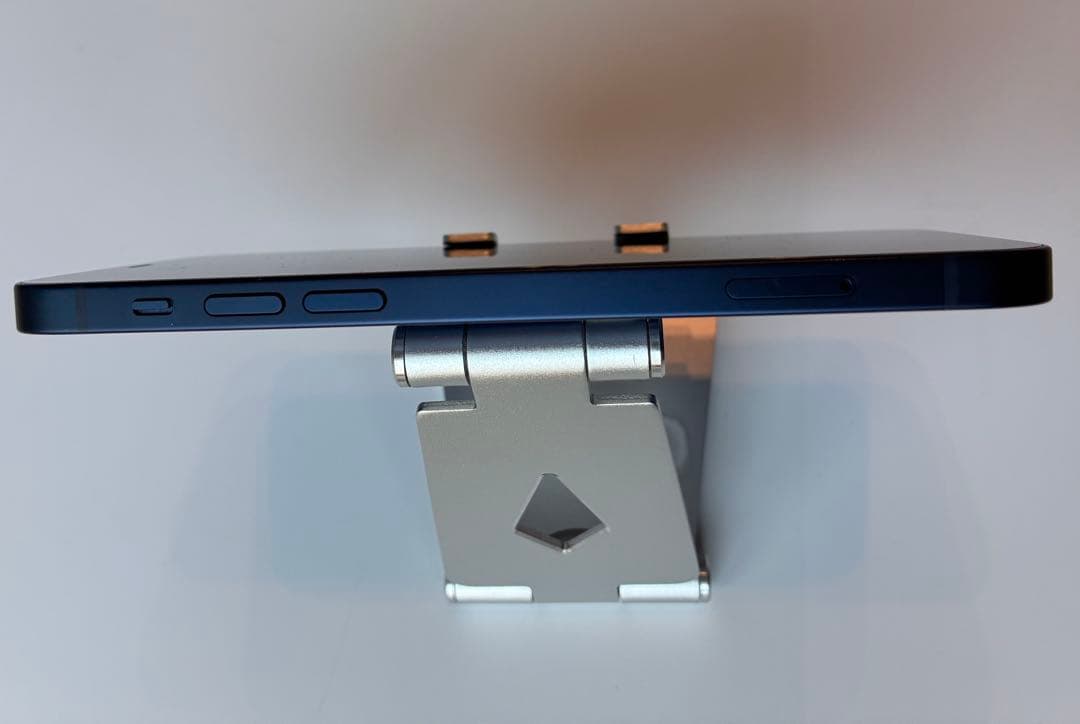 【美品】Apple iPhone 12 64GB Blue