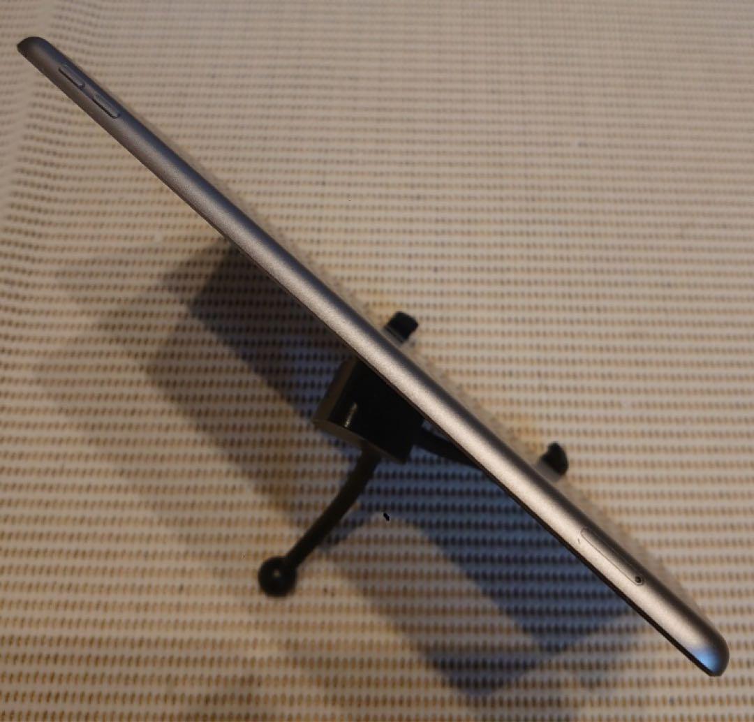 完動品SIMフリー液晶無傷iPad第5世代(A1823)本体128GB G3YL