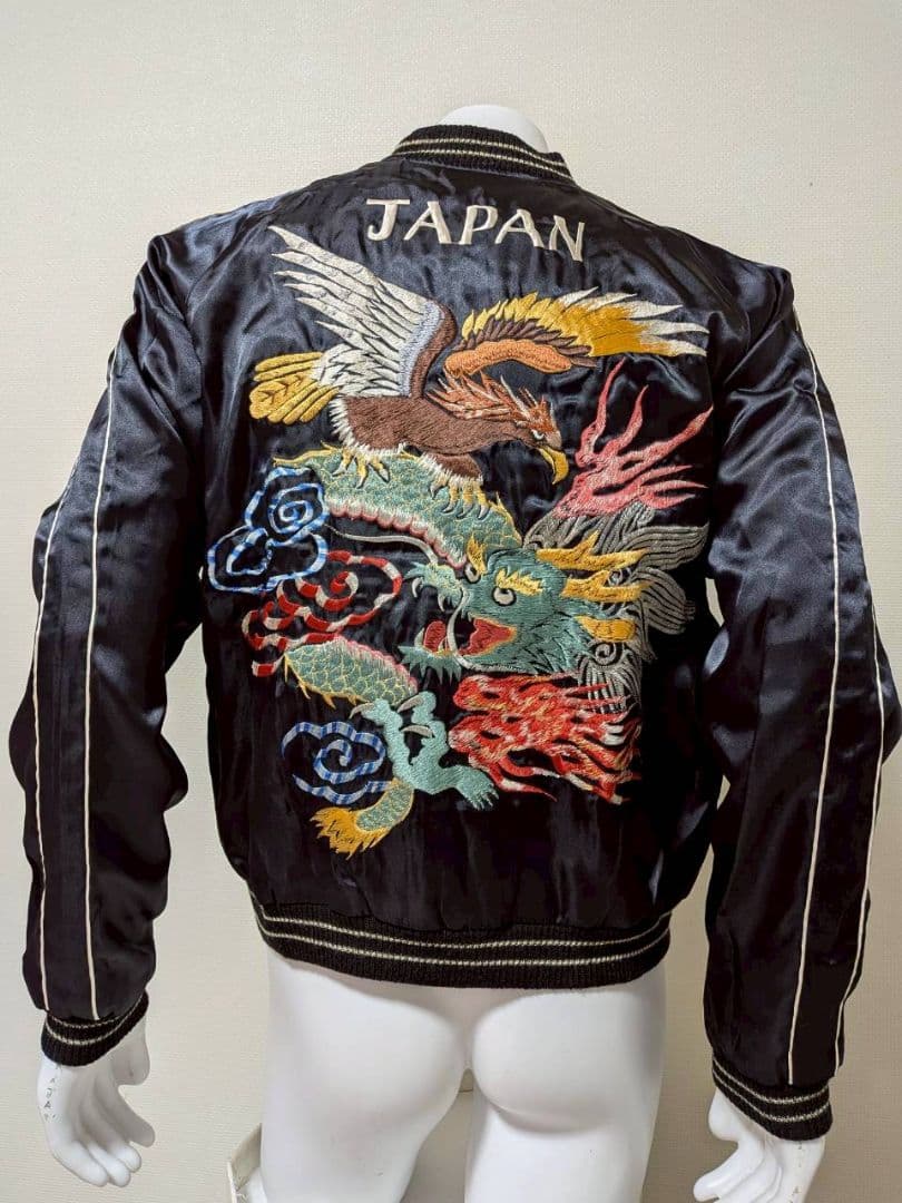 黒のドラゴン刺繍スカジャン JAPAN