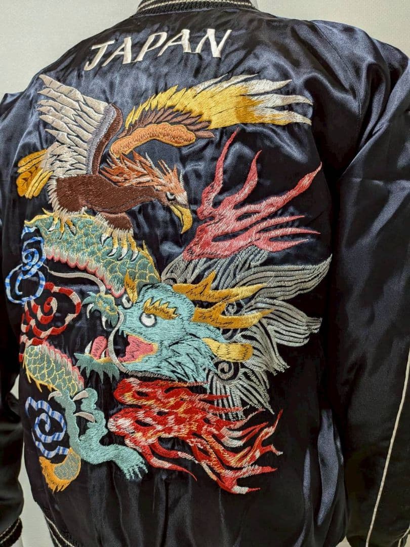 黒のドラゴン刺繍スカジャン JAPAN