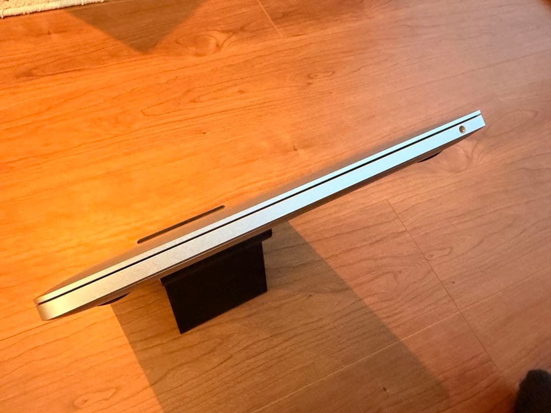 MacBook Pro M1 13 インチ 16GB/256GB シルバー