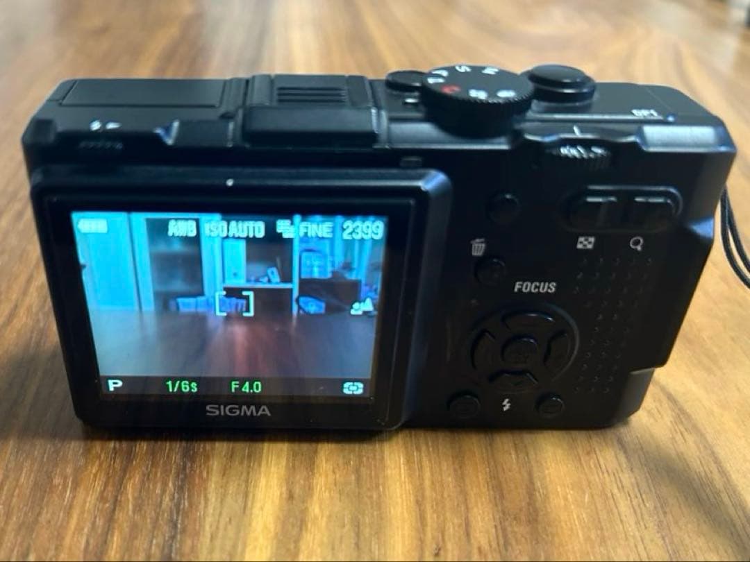 SIGMA コンパクトデジタルカメラ DP-1