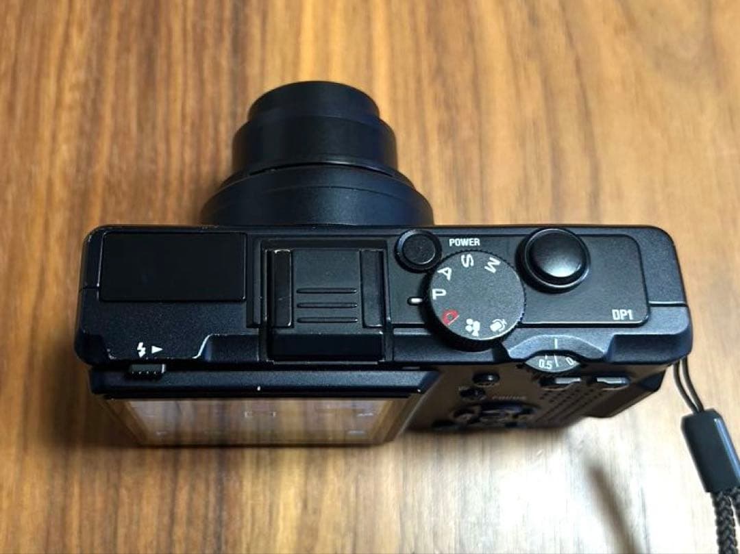 SIGMA コンパクトデジタルカメラ DP-1