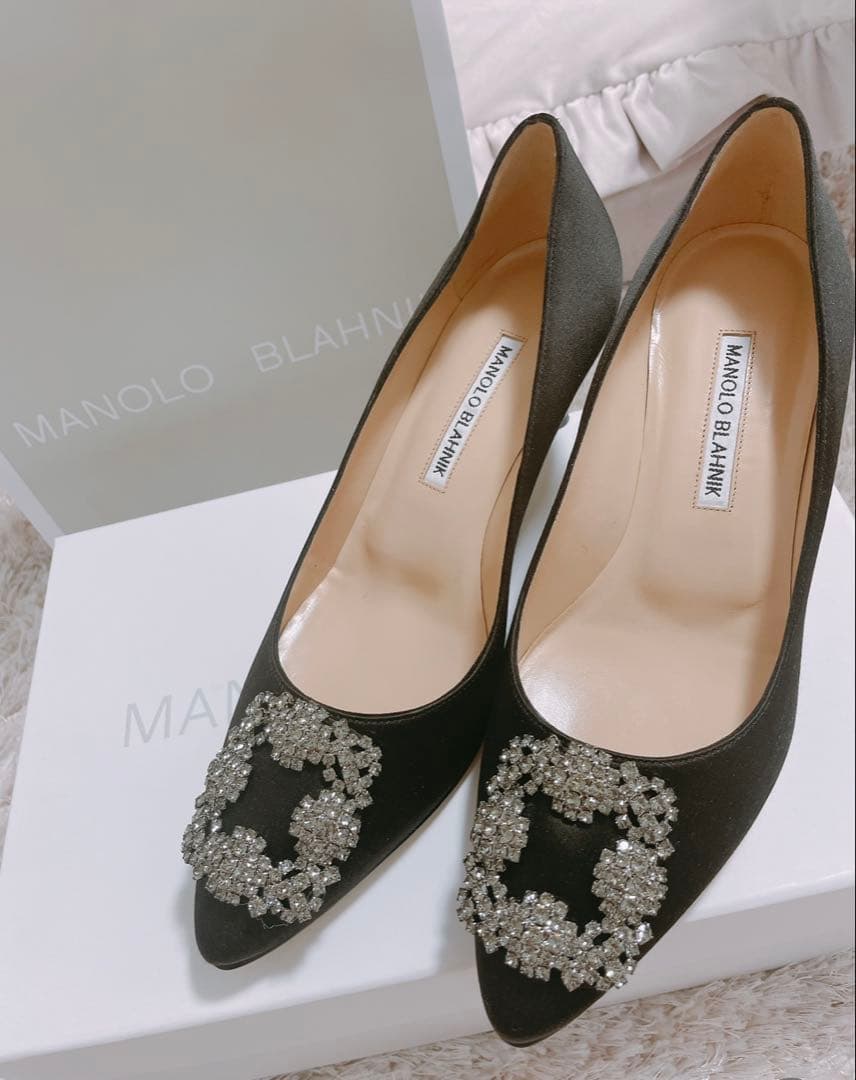 MANOLO BLAHNIK ブラックパンプス 37.5　ハンギシ