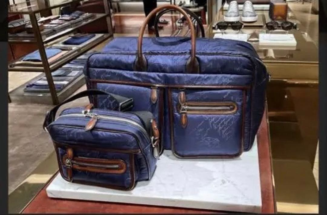 最終価格BERLUTI ベルルッティ　ナイロン　スクリットカリグラフィバッグ