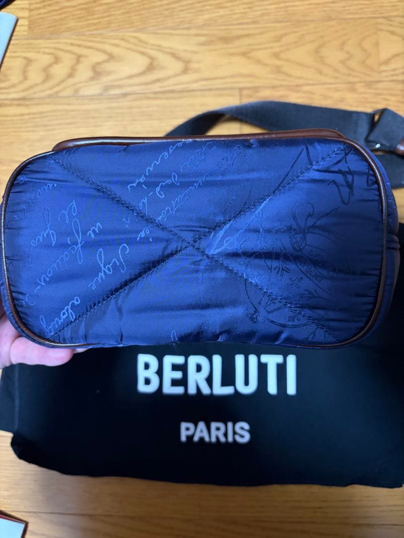 最終価格BERLUTI ベルルッティ　ナイロン　スクリットカリグラフィバッグ