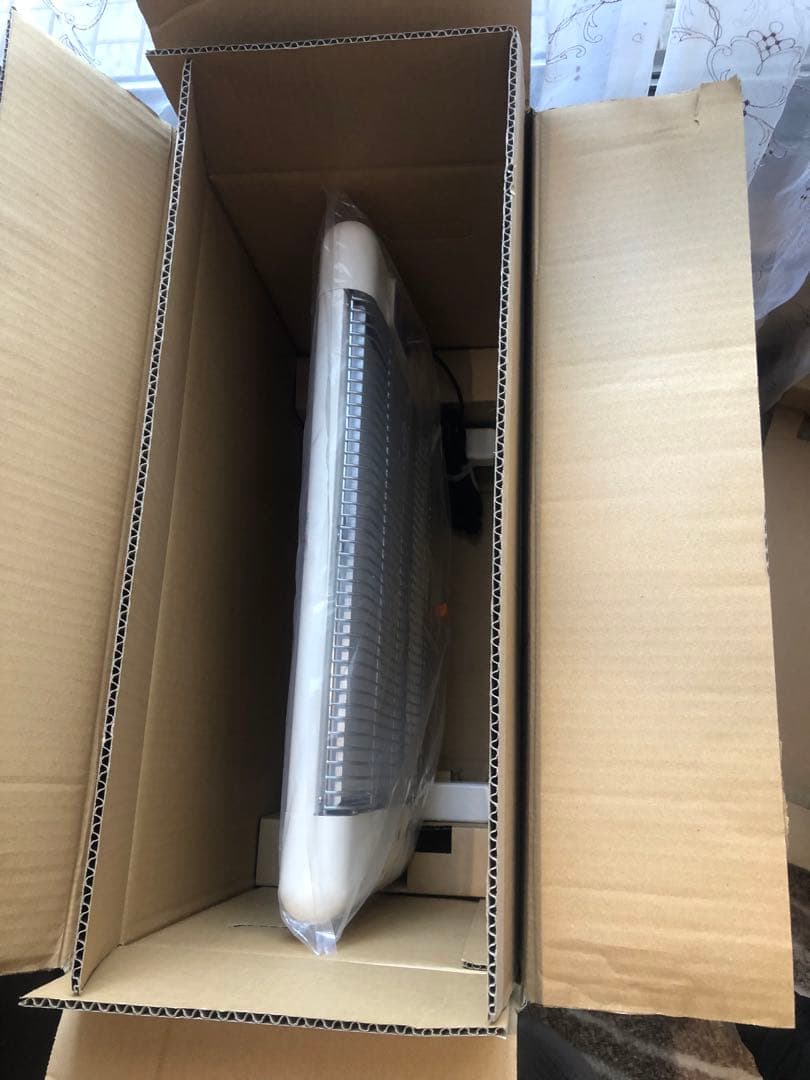 サンラメラ 遠赤外線セラミックパネルヒーター 600型　2022年製