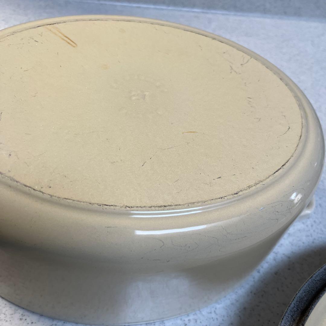 ル・クルーゼ　ベージュ　オーバル 27センチ　琺瑯両手鍋