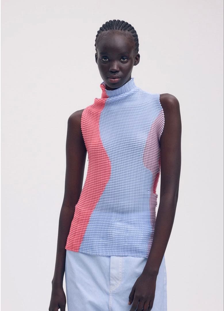 週末価格ISSEYMIYAKE イッセイミヤケ ABSTRACT 新品同様 白黒