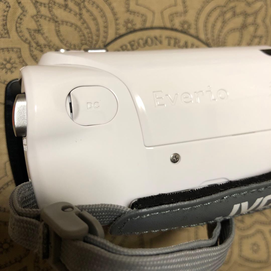 美品 JVC Everio GZ-E265 ホワイト ビデオカメラ