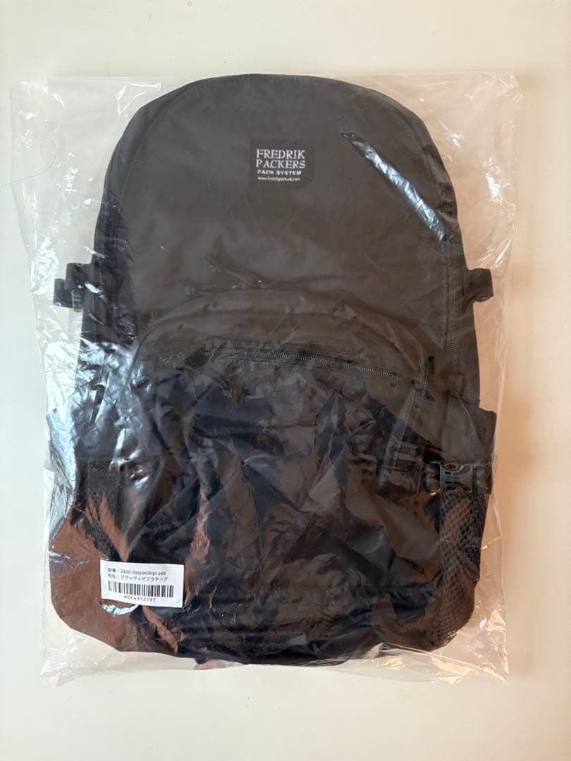 FREDRIK PACKERS リュック　ブラック x ゼブラテープ　タグ付き