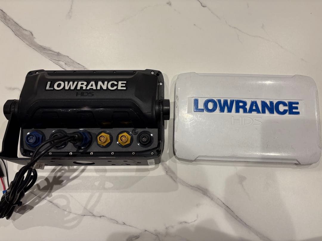 LOWRANCE HDS ９インチ