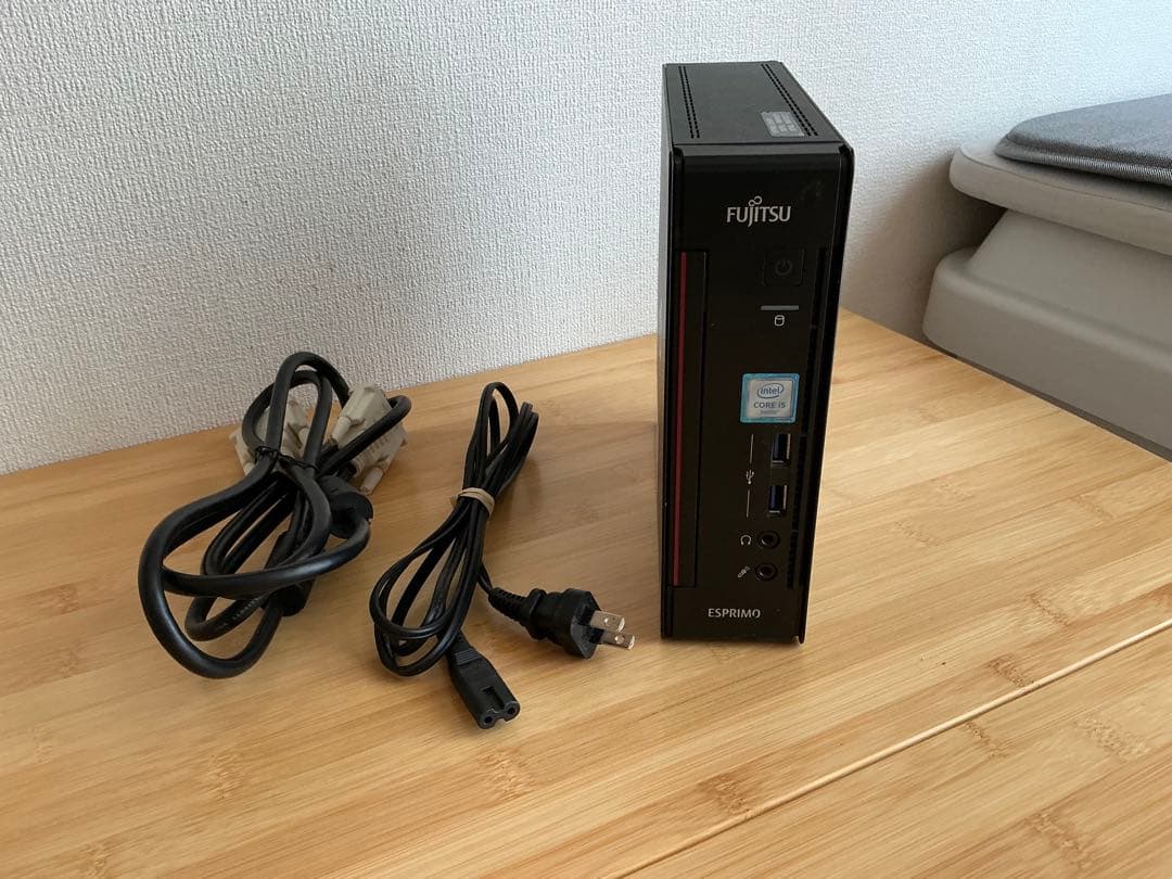 ミニPC Fujitsu ESPRIMO Q556/M Core i5 SSD 10Pro