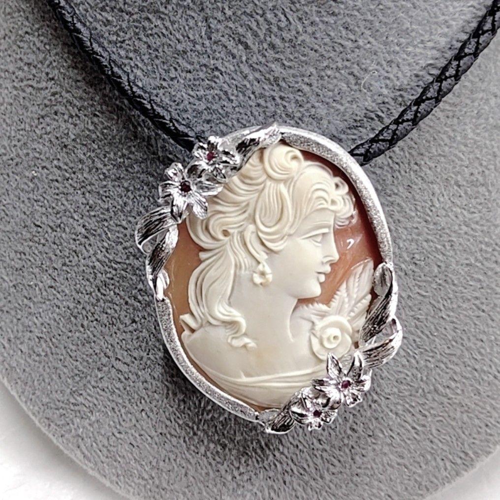 オ*ー様 ＳＶ９２５ シェルカメオ ピンクトルマリン付き ブローチ