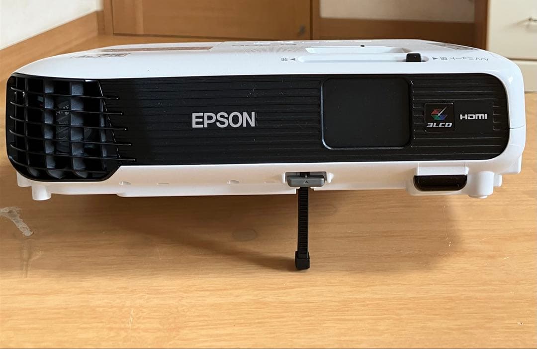 [Z e t様] EPSON EB-S04 プロジェクター2016年購入 箱あり
