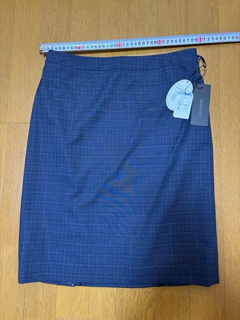 HILTON ネイビー チェック柄 パンツスーツ3点セット11号 試着のみ