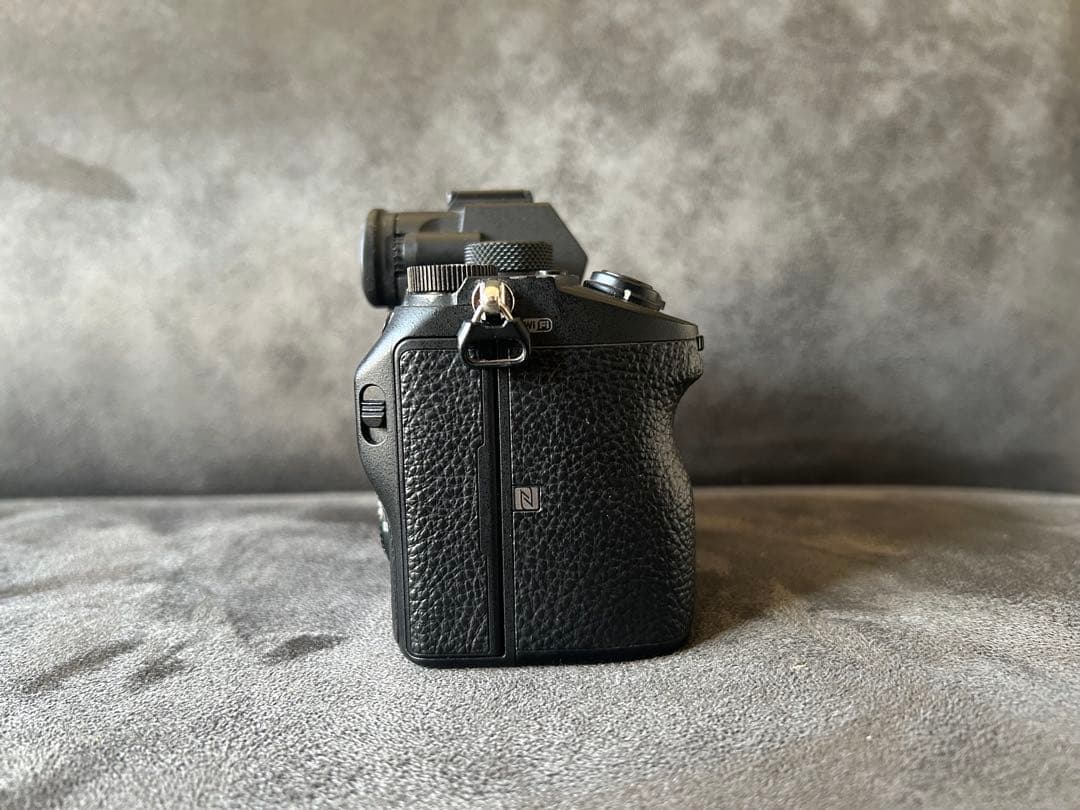 SONY α7 III ミラーレス一眼 本体+説明書+バッテリー+箱+ストラップ