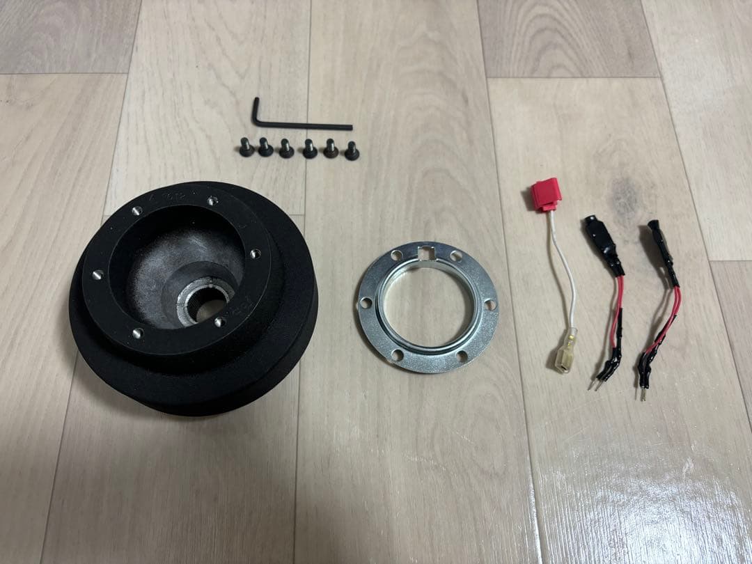 momo ステアリングボス A2012  E46/E85 用