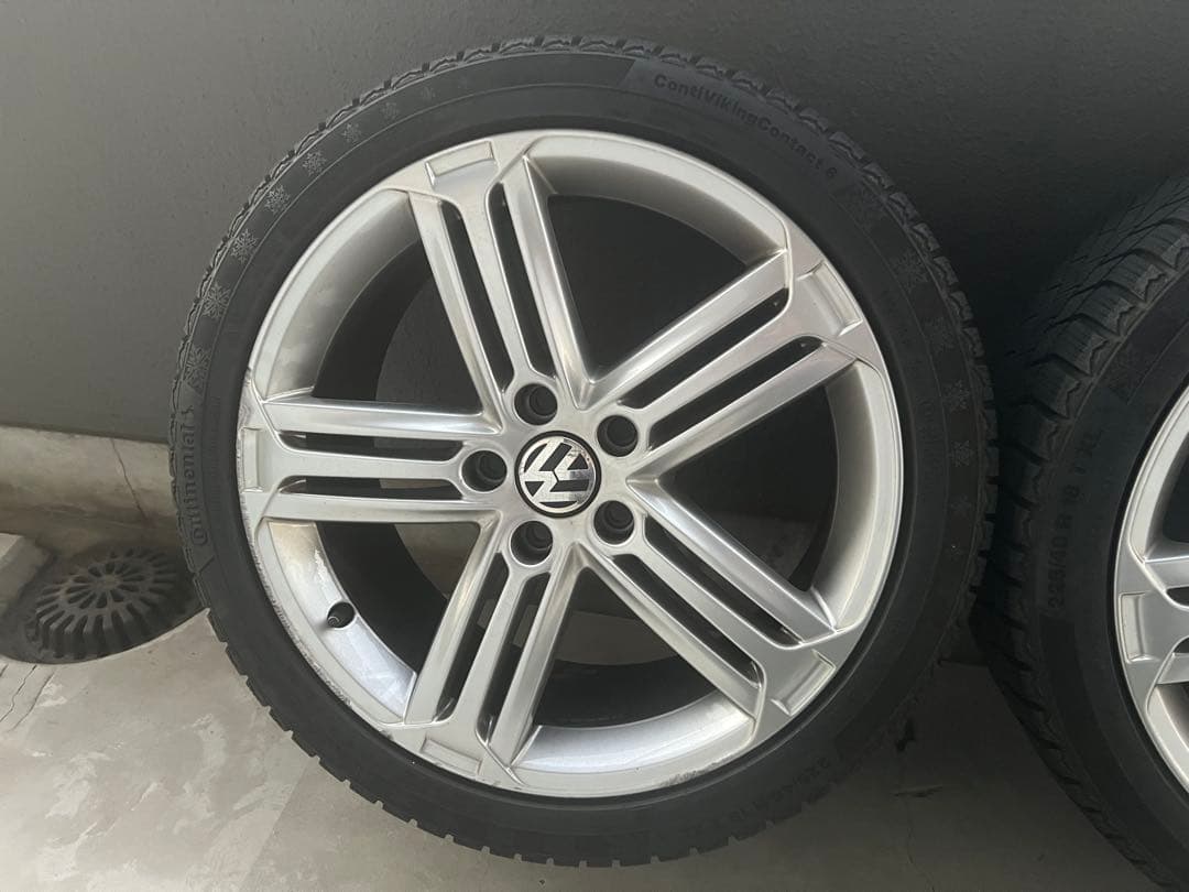 Volkswagen 225/40 R18 ホイールスタッドレスセット(1/4)