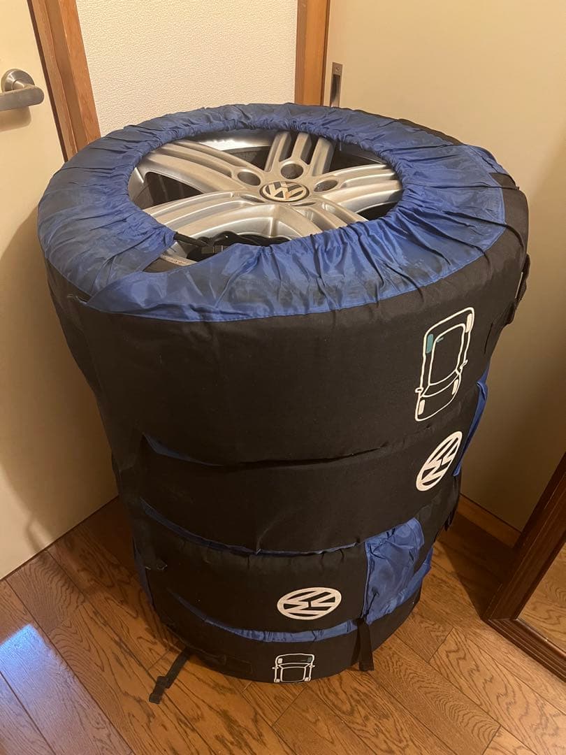 Volkswagen 225/40 R18 ホイールスタッドレスセット(1/4)