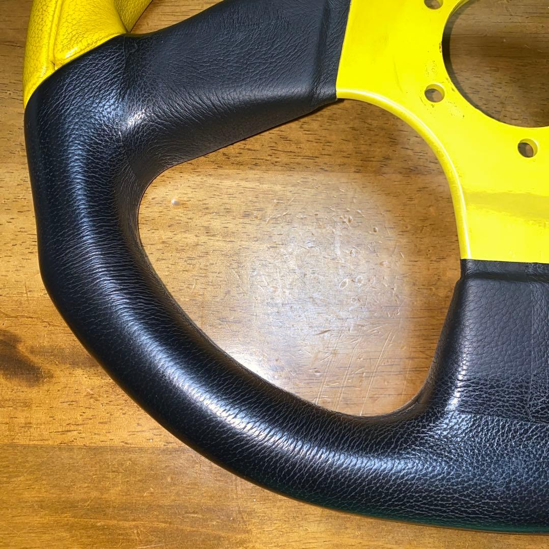 momo モモ　ステアリング コマンド　Command　黄色　イエロー