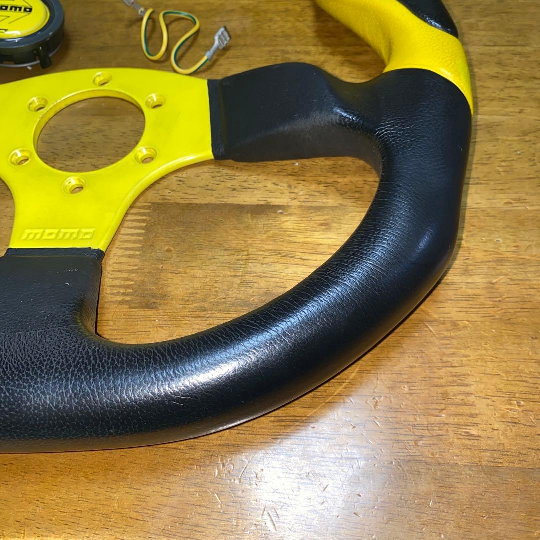 momo モモ　ステアリング コマンド　Command　黄色　イエロー