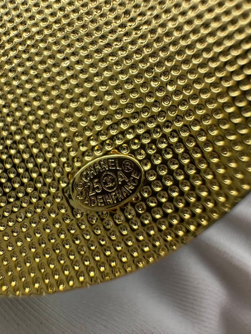 CHANEL ブローチ ブラック×ゴールド エジプトキャット