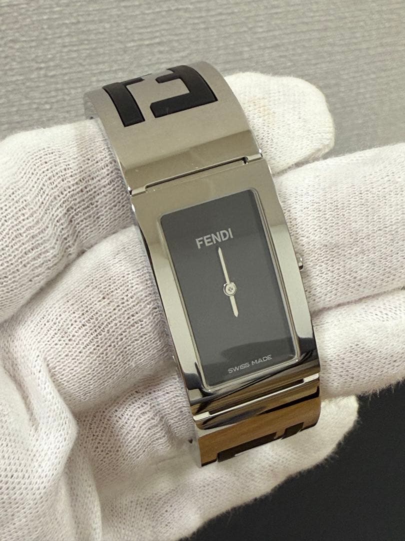 FENDI 腕時計 シルバー ブラック