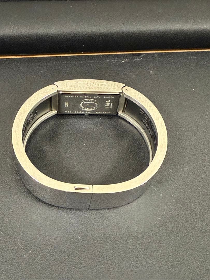 FENDI 腕時計 シルバー ブラック