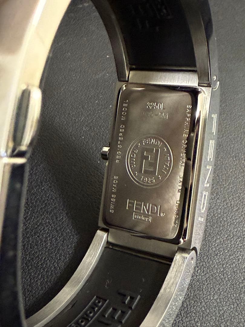 FENDI 腕時計 シルバー ブラック