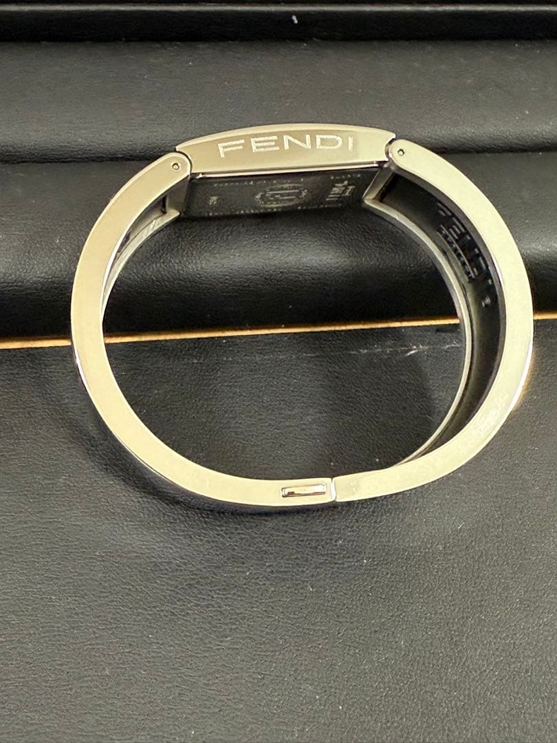 FENDI 腕時計 シルバー ブラック
