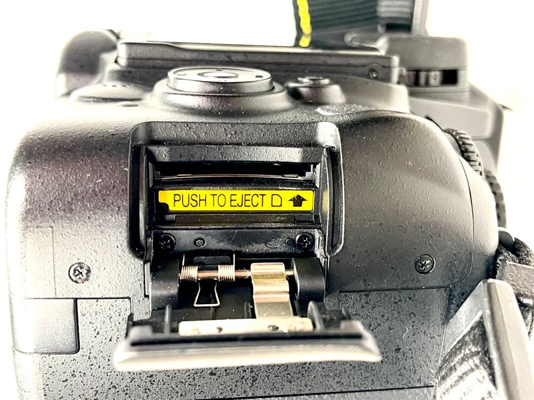 値下しましたNikon D5000 ダブルレンズセット★F2.8神レンズ★動作◎