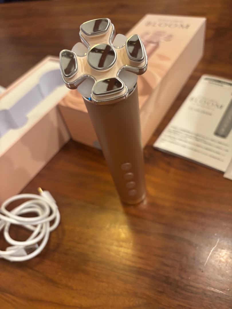 BLOOM 美顔器 ローズゴールド