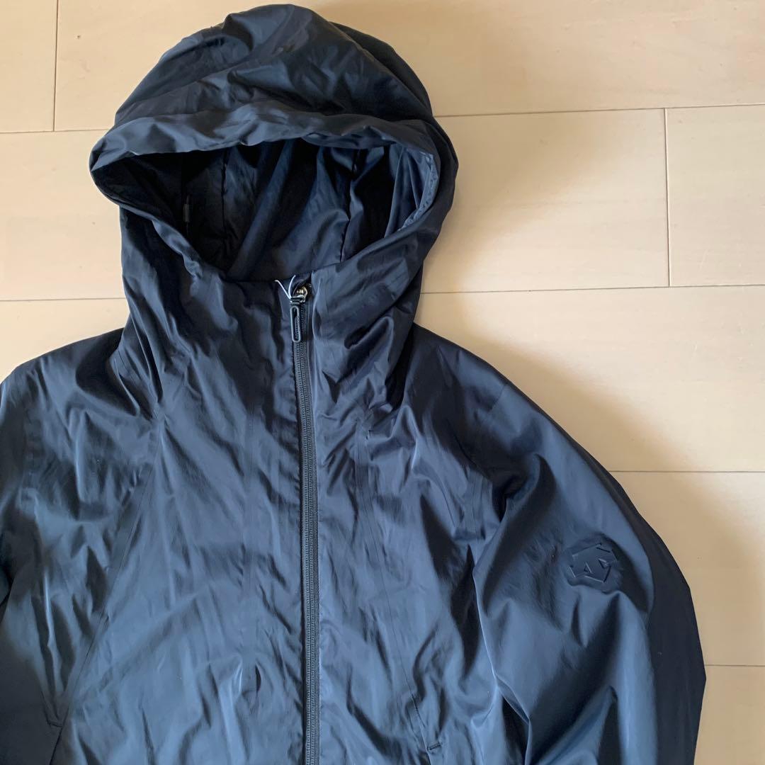 新品未使用　DESCENTE ALLTERRAIN 薄中綿パーカー　レディースＬ