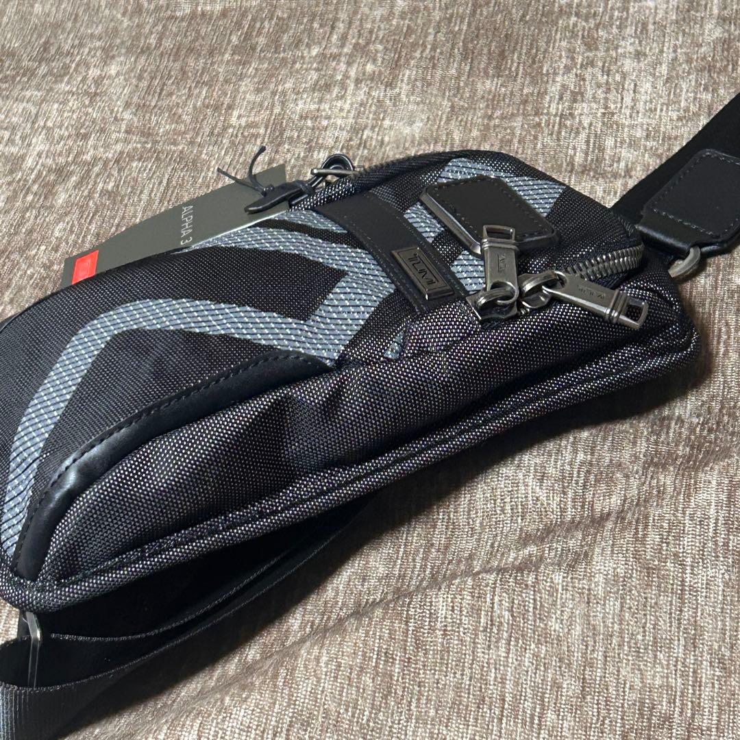 未使用　タグ付き　TUMI ALPHA3 コンパクト・スリング ボディバッグ