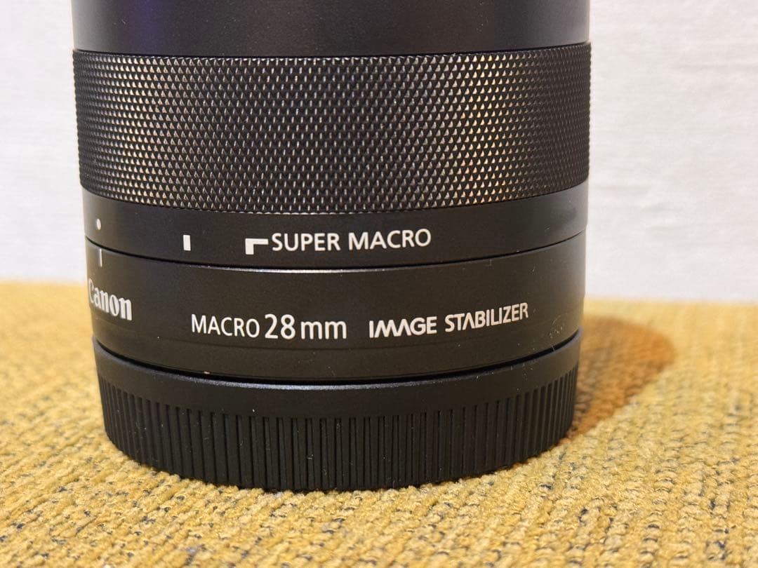 EF-M 28mm f/3.5 マクロ IS STM