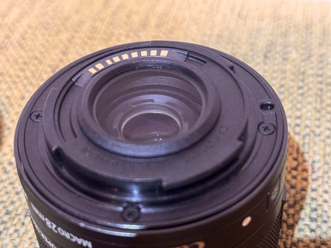 EF-M 28mm f/3.5 マクロ IS STM