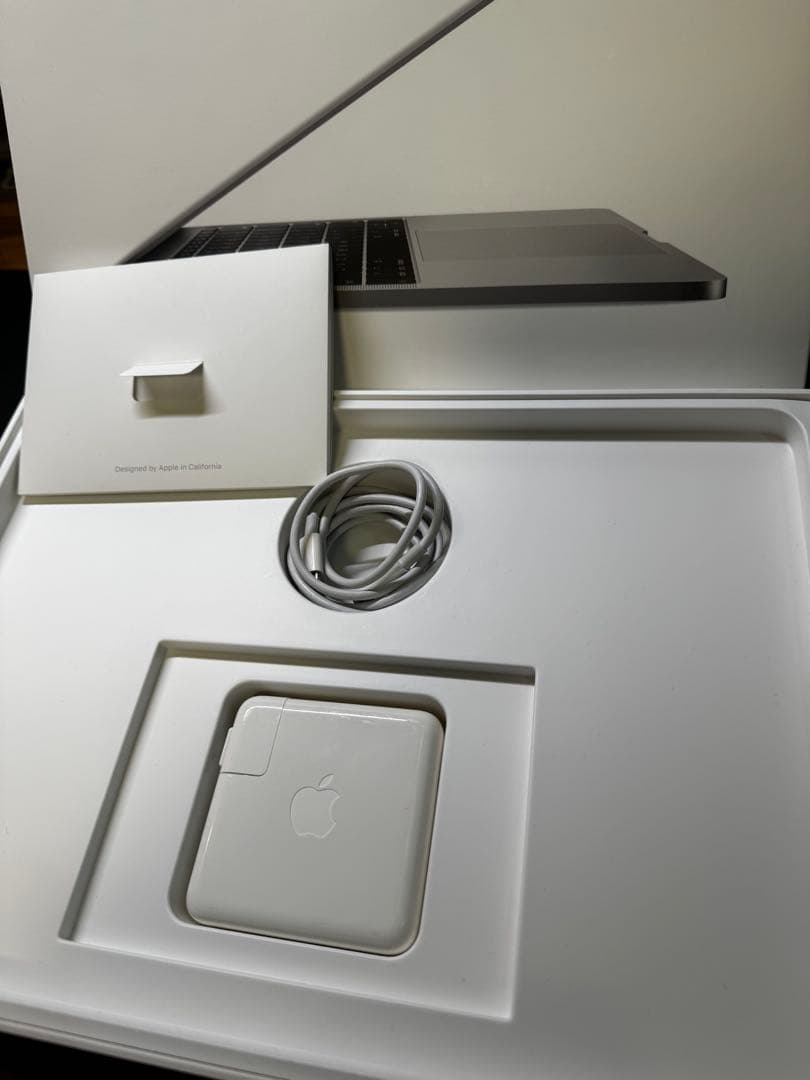 Macbook Pro 13 inch 2017 8G 256G バッテリー正常