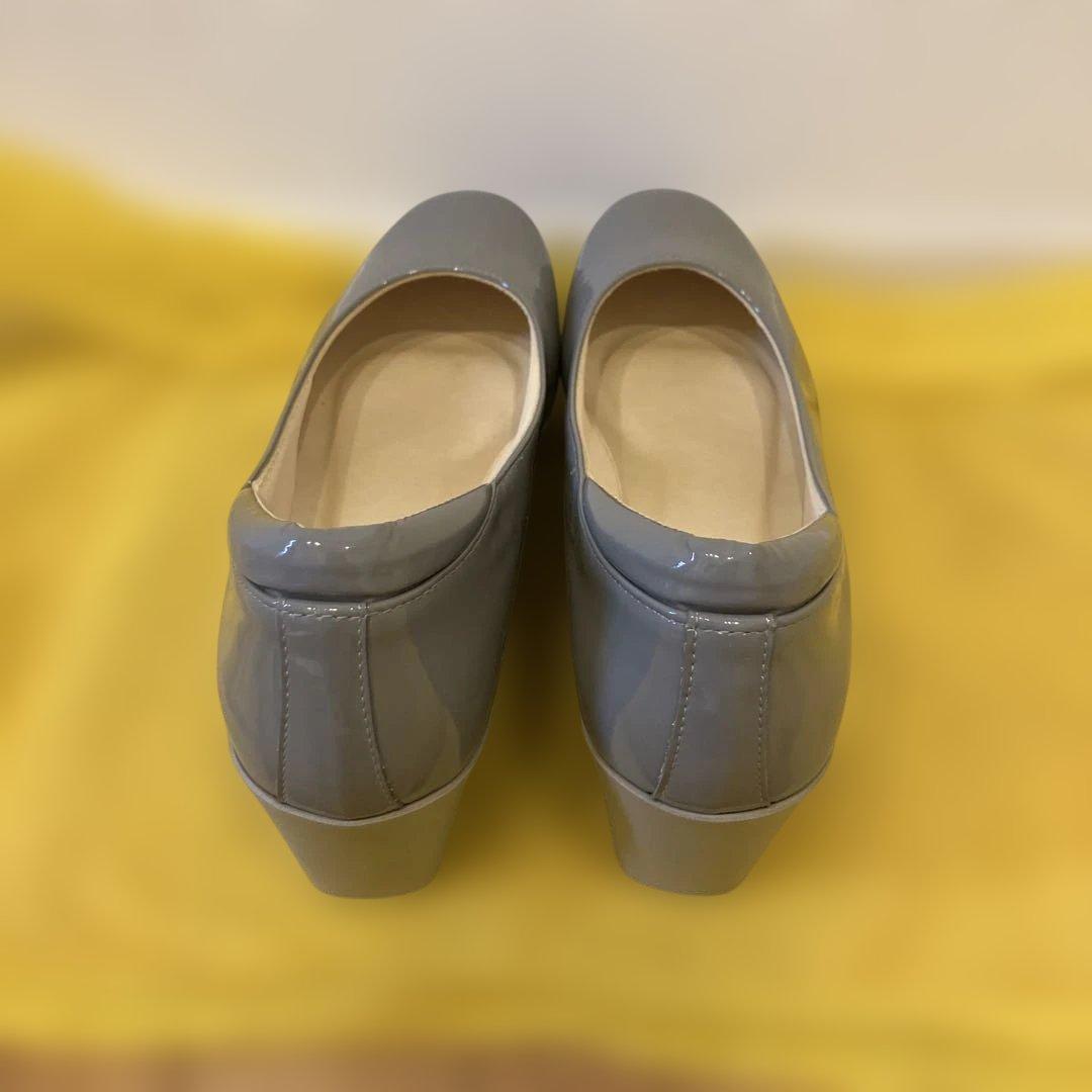 グレー 光沢 ラウンドトゥ パンプス