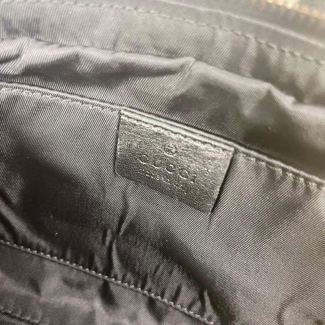 GUCCI グッチ ボディーバッグ シマレザー GG ロゴプレート