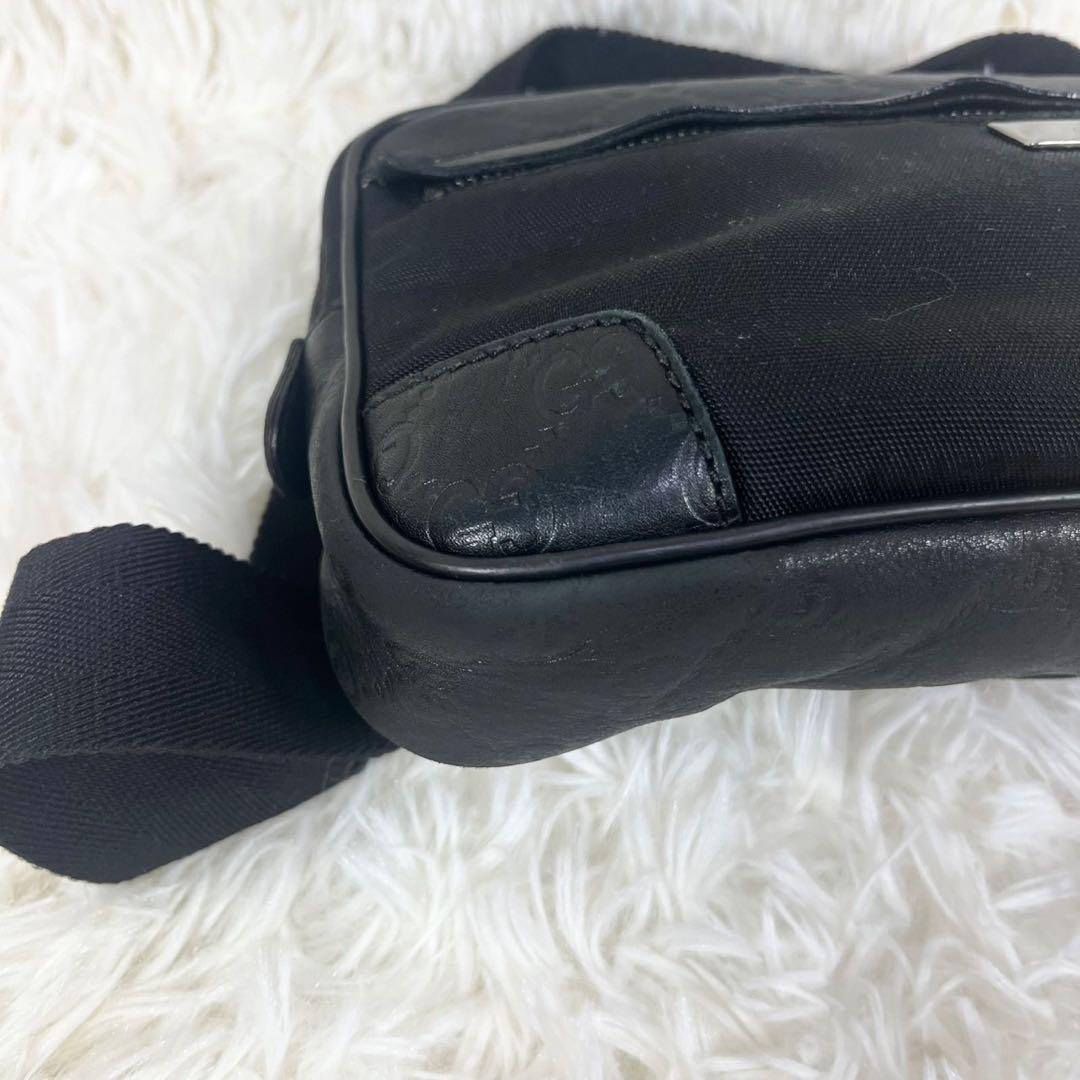 GUCCI グッチ ボディーバッグ シマレザー GG ロゴプレート