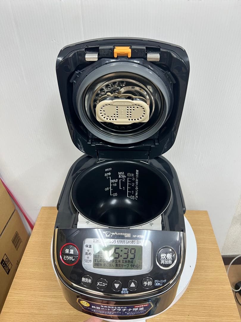 象印 IH炊飯器 NP-RT05（3合炊き）プラチナ厚釜／ブラック 2024年製