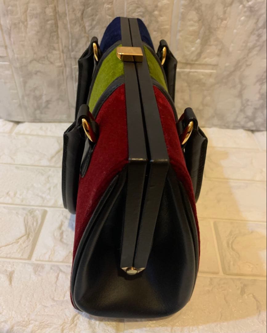 年末特別セール！ロベルタディカメリーノのハンドバッグです。