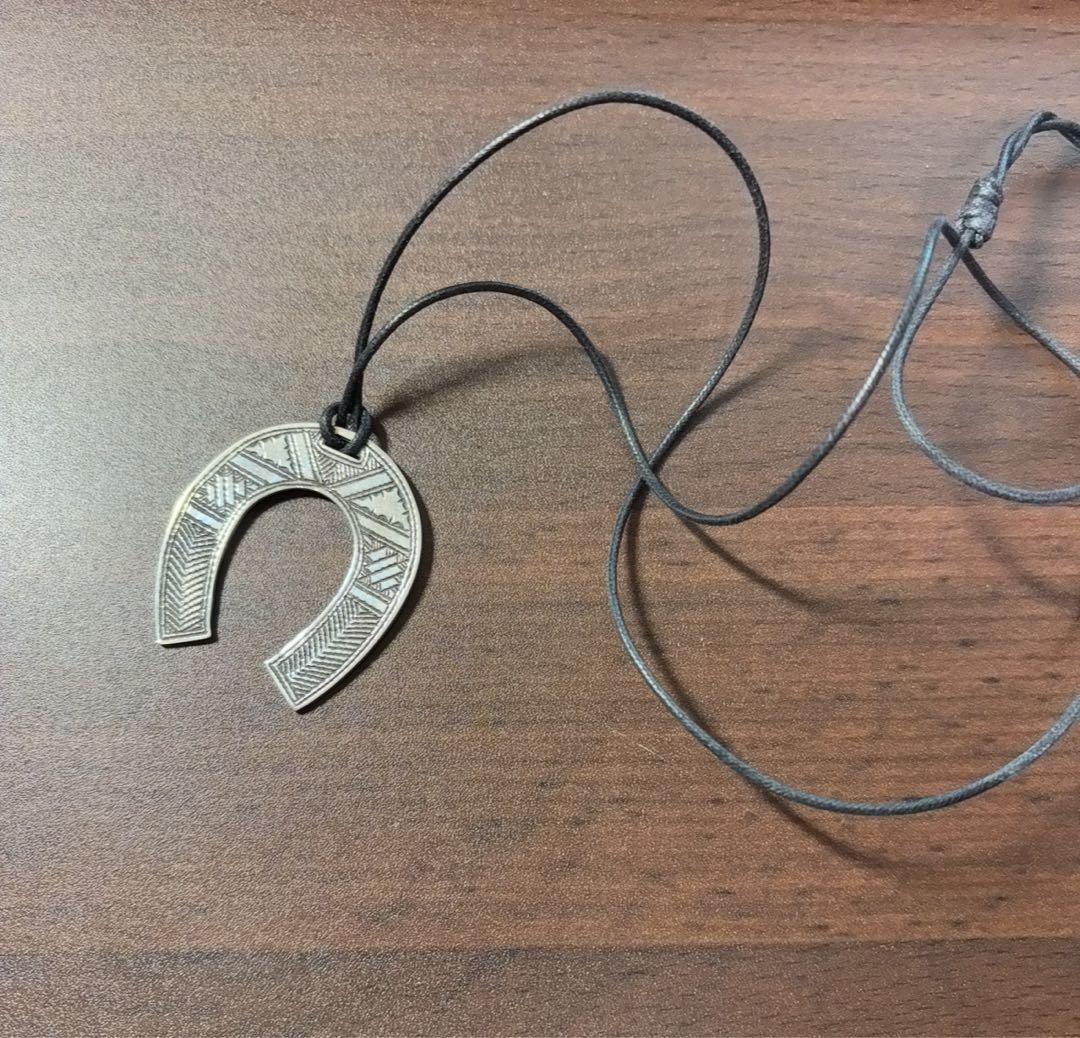 Adawat'n Tuareg 馬蹄型ペンダント ネックレス　サイズS