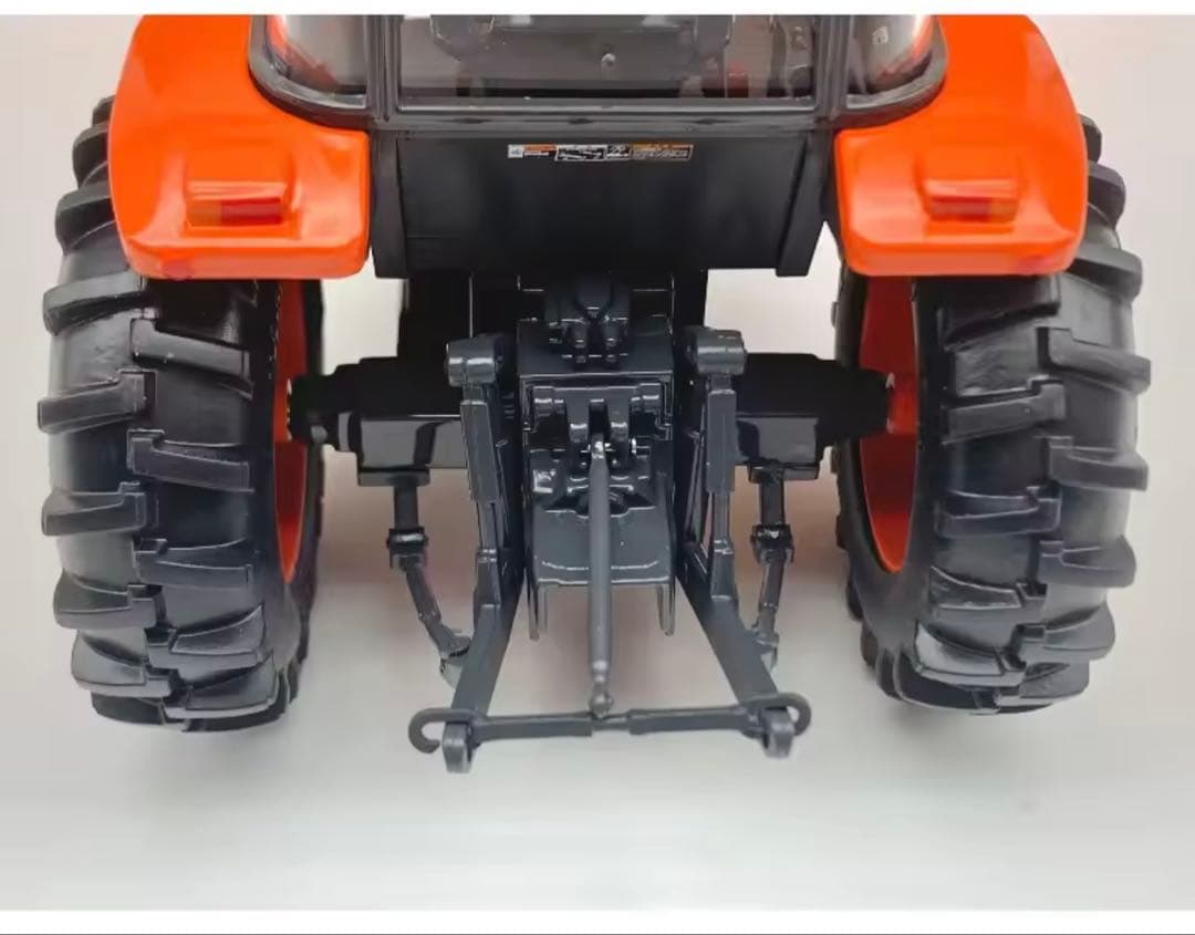 クボタ トラクター 1/24スケール モデル