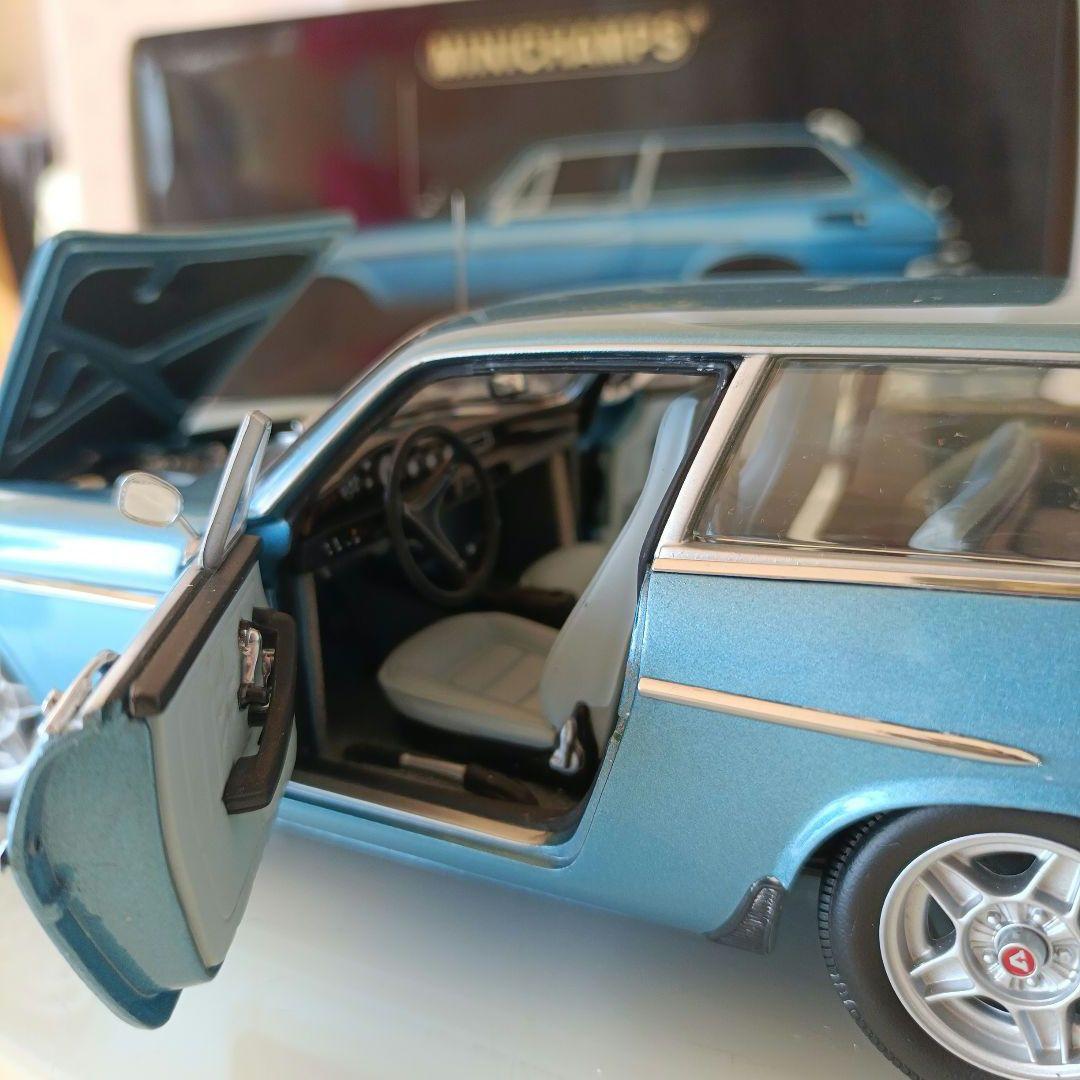 ミニチャンプス製　ボルボ P1800 ES ブルー