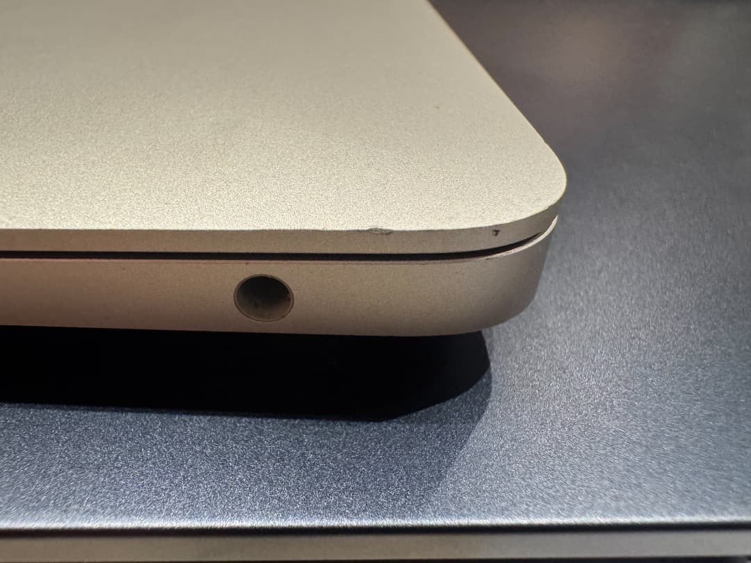 M1 MacBook Air シルバー 8GB/256GB【動作良好・箱付き】