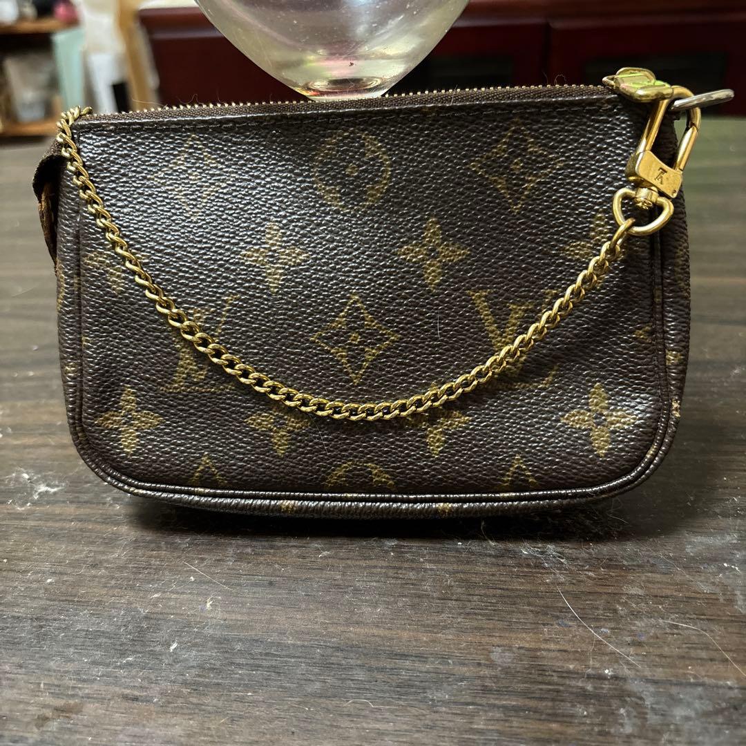 Louis Vuitton アクセソワールモノグラム ポーチ