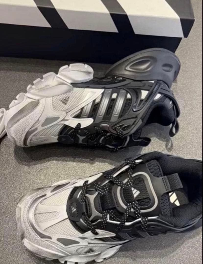 日本未発売24.5 adidas XLG RUNNER DELUXE