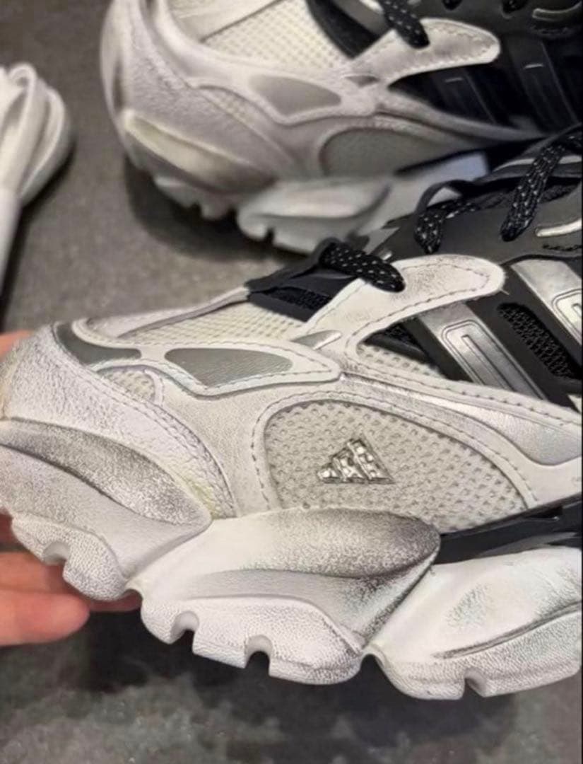 日本未発売24.5 adidas XLG RUNNER DELUXE